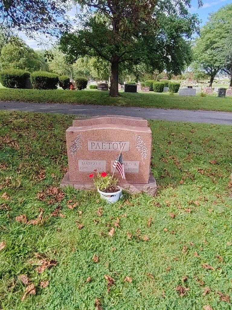 Margo L. Paetow's grave. Photo 3