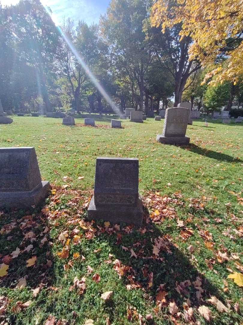 Eben R. Scott's grave. Photo 1