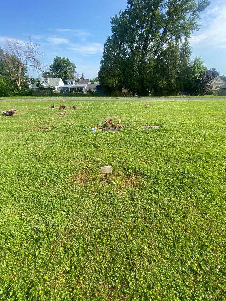 Barbara DeFrancqueville's grave. Photo 1