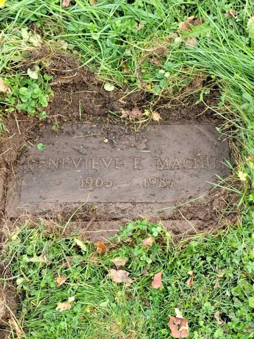 Genevieve E. Machut's grave. Photo 3