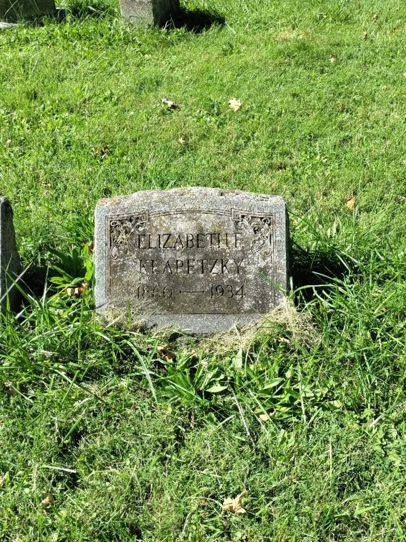 Elizabeth Fanny Klapetzky's grave. Photo 2