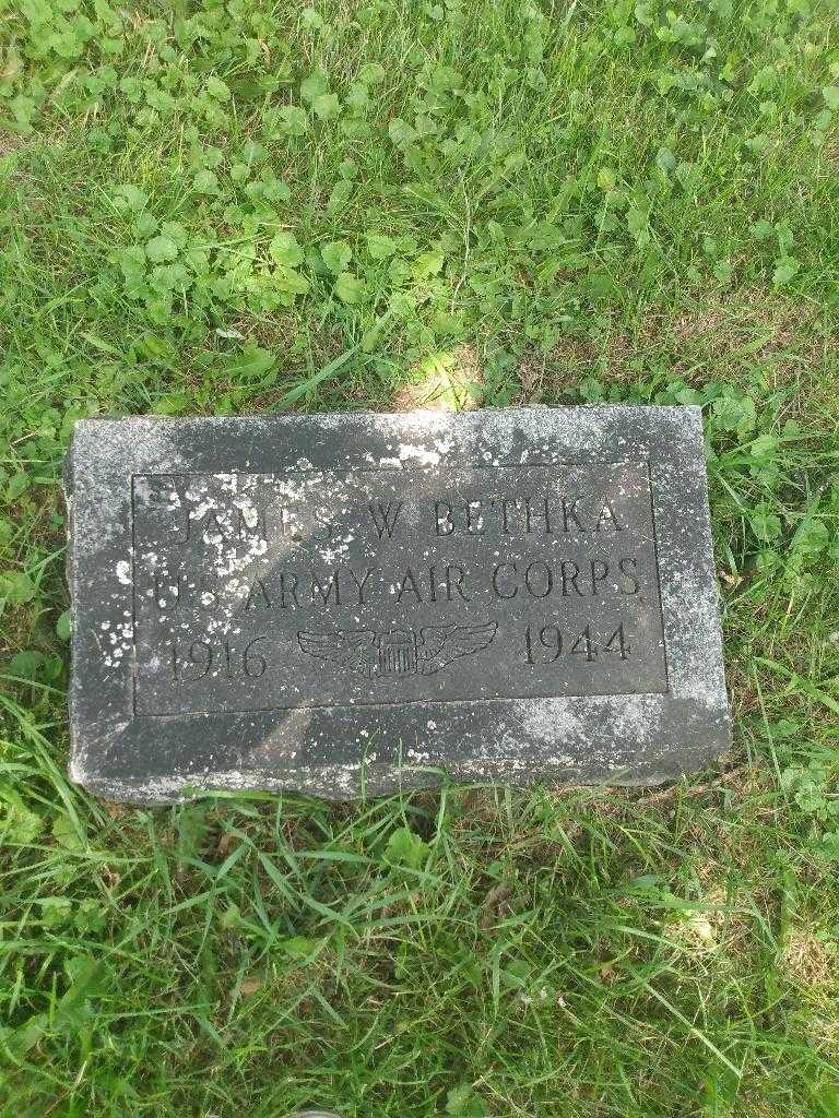 James W. Bethka's grave. Photo 2