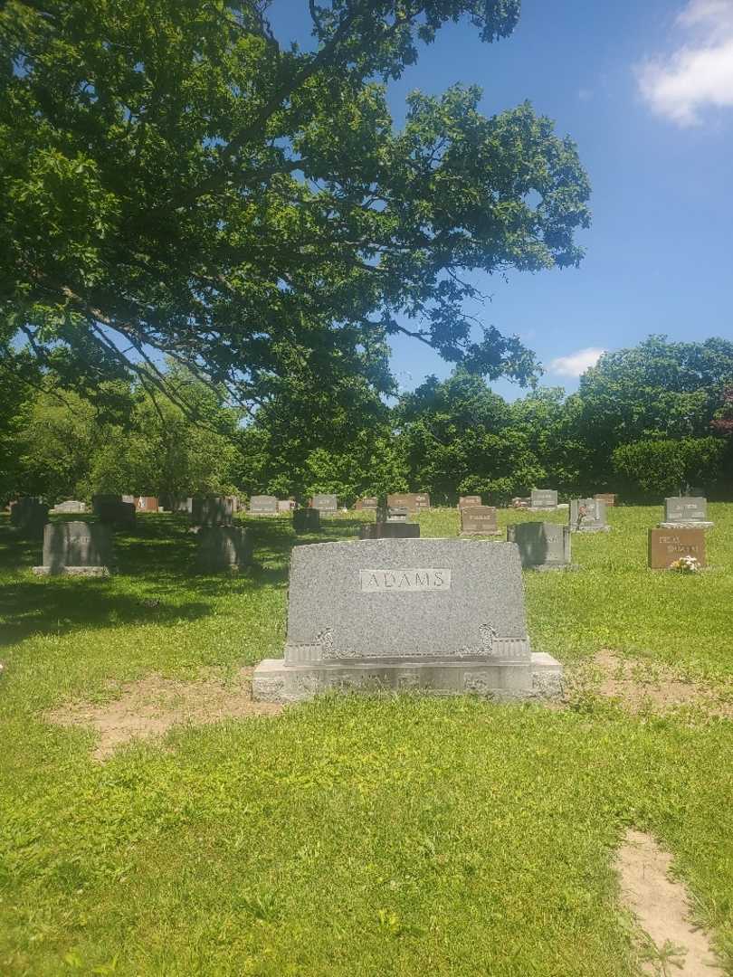 Ethel Gertrude Adams's grave. Photo 1