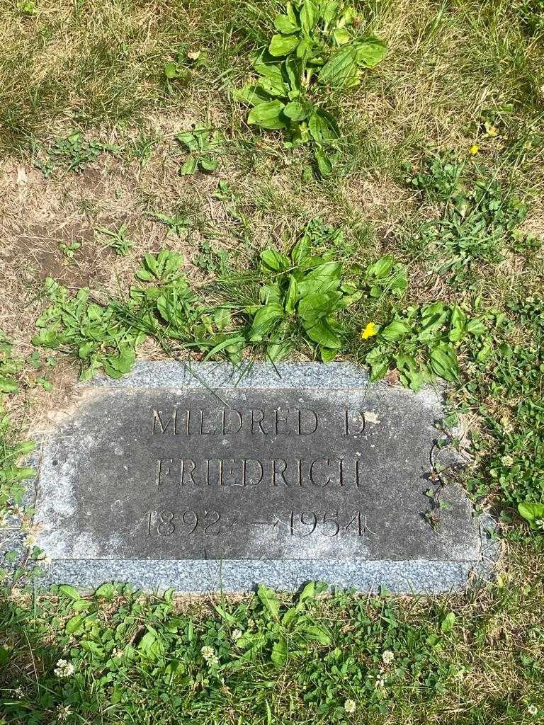 Mildred Dyer Friedrich's grave. Photo 1