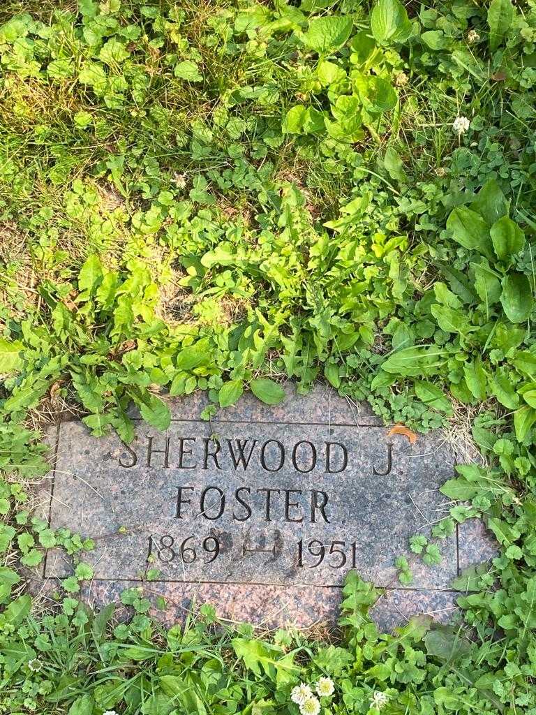 Sherwood J. Foster's grave. Photo 3