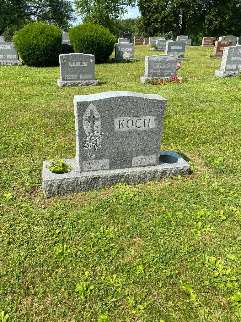 Ora M. Koch's grave. Photo 2