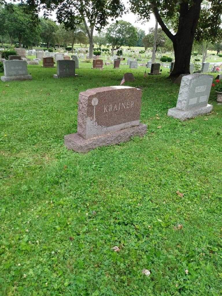 Caroline Krainer's grave. Photo 1