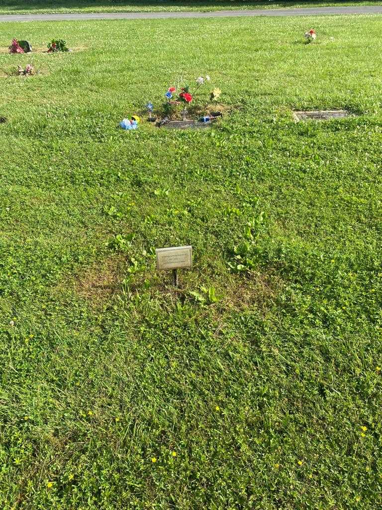 Barbara DeFrancqueville's grave. Photo 2