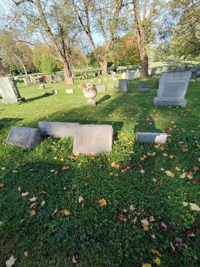 Edison W. Parry's grave. Photo 1