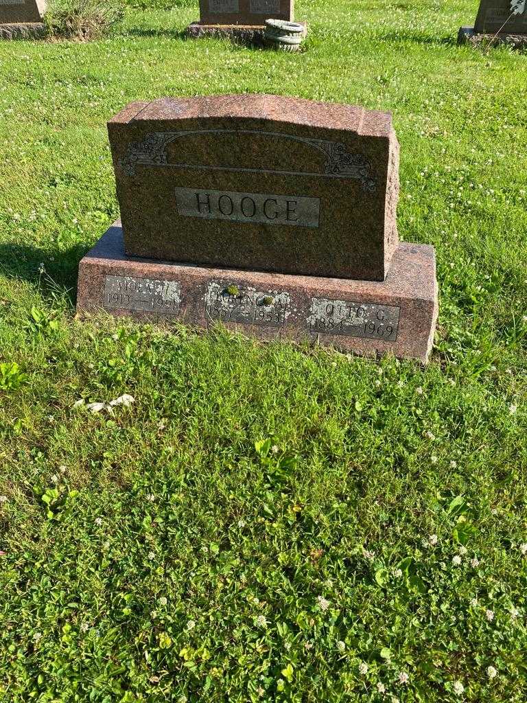 Florence A. Hooge's grave. Photo 2