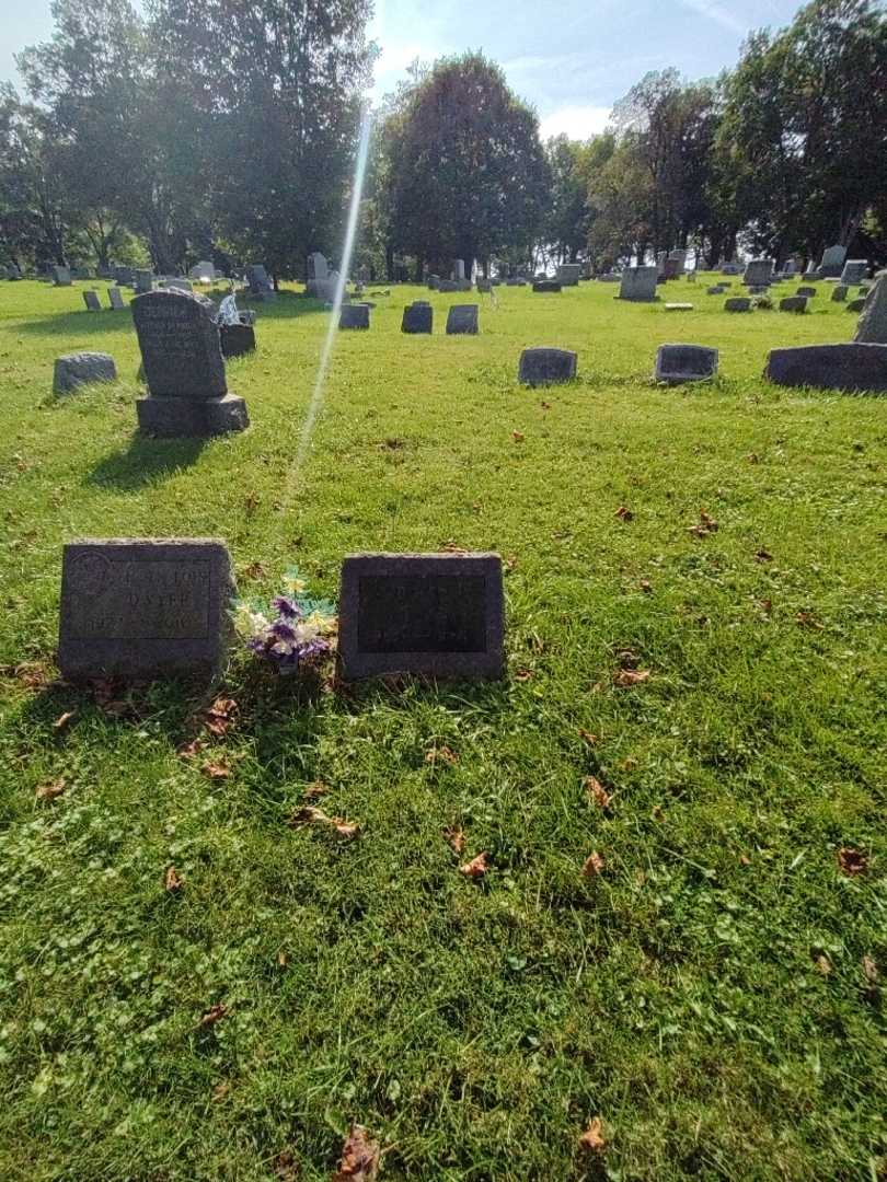 Catherine G. Vesper's grave. Photo 1