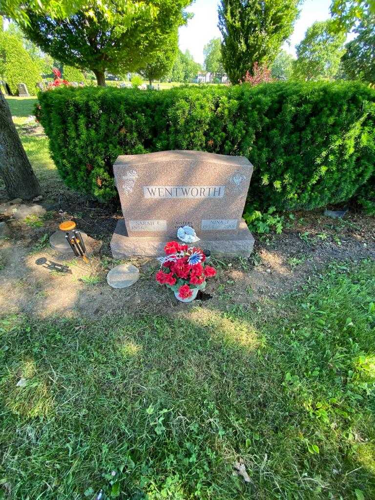 Nina J. Wentworth's grave. Photo 1