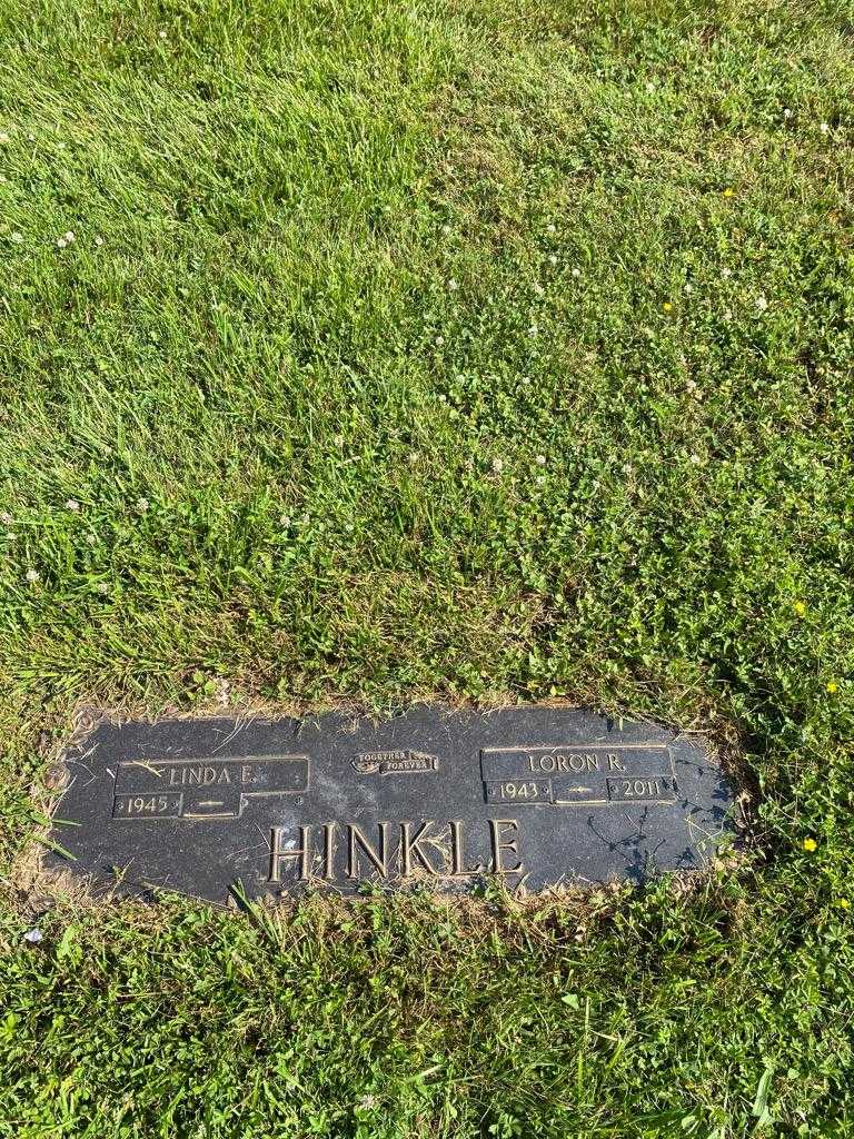 Loron R. Hinkle's grave. Photo 3