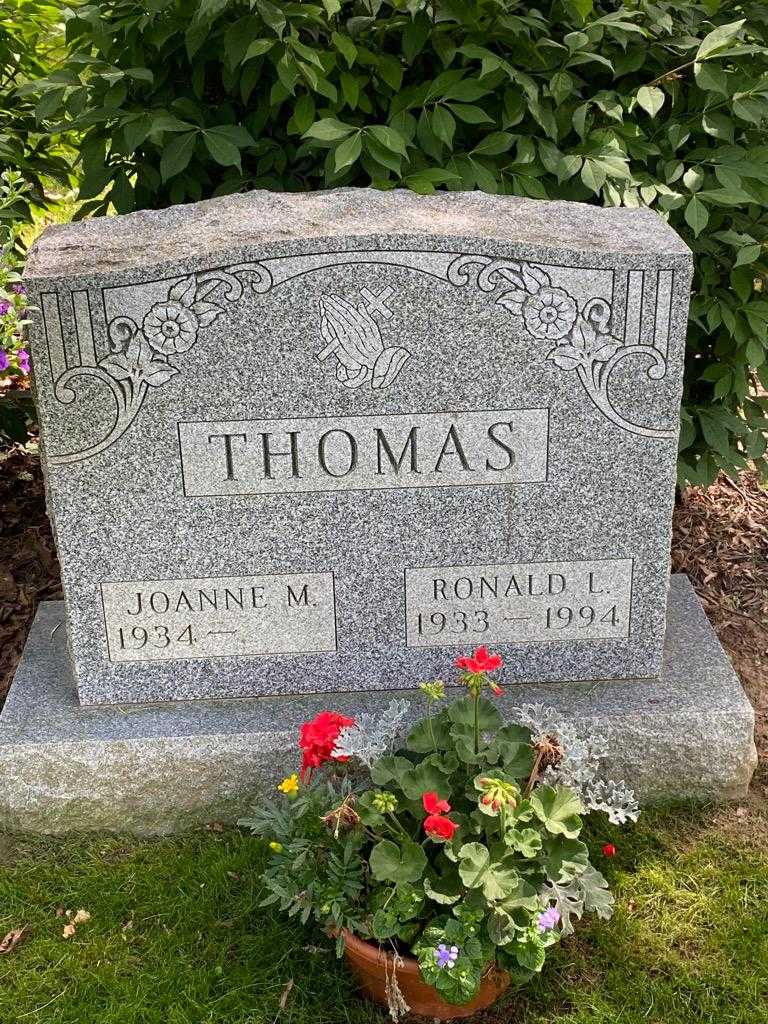 Ronald L. Thomas's grave. Photo 3