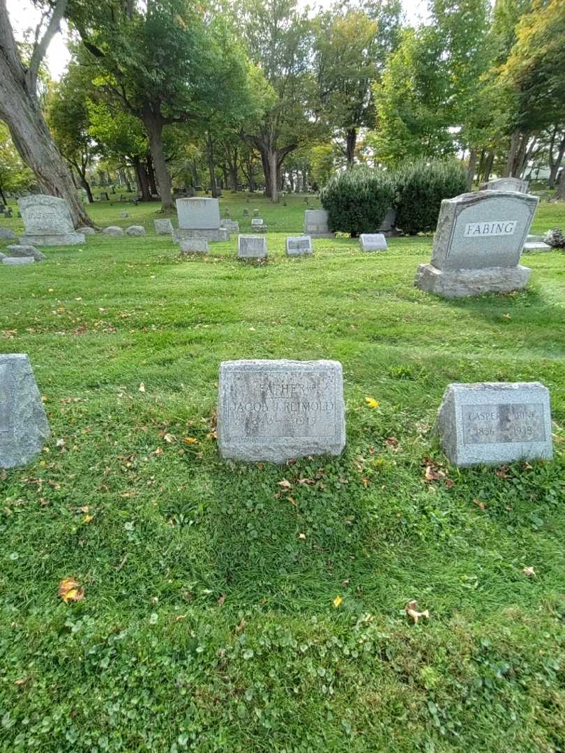 Jacob J. Reimold's grave. Photo 1