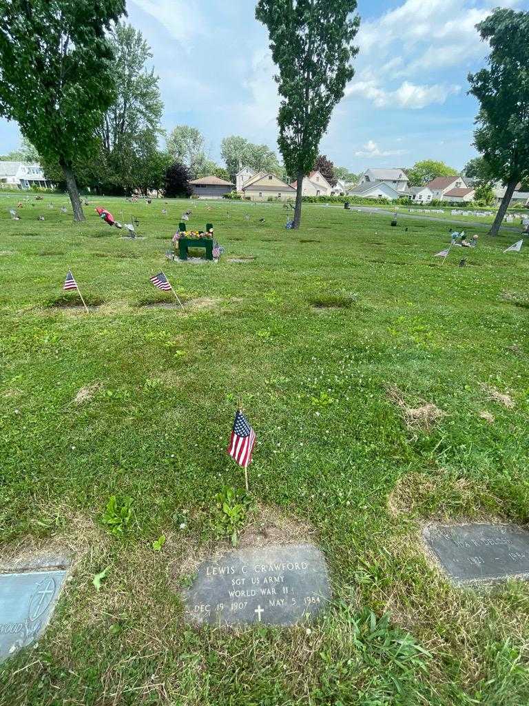 Lewis C. Crawford's grave. Photo 1