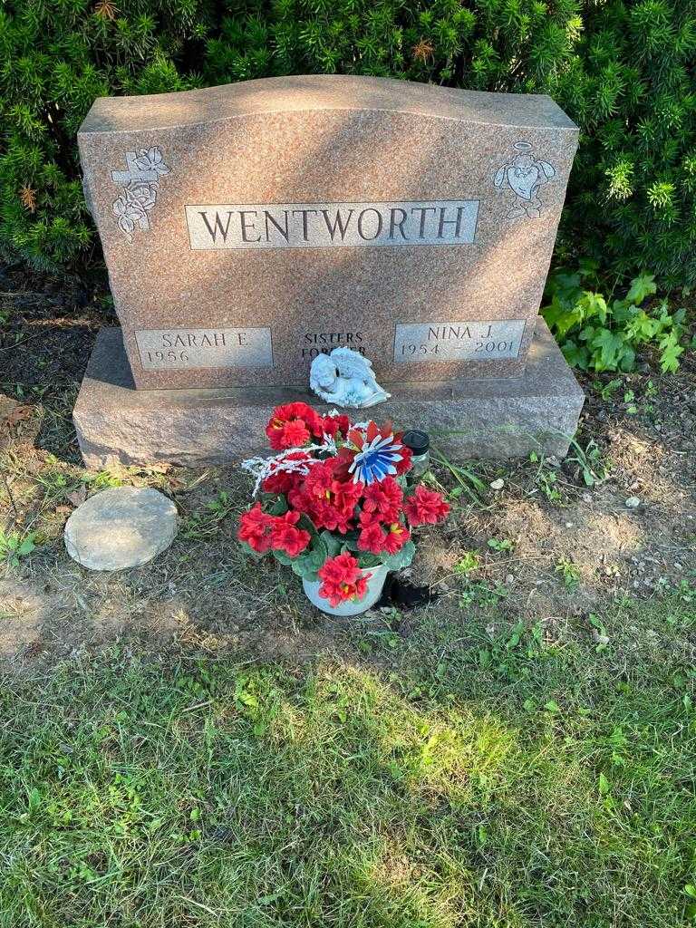 Nina J. Wentworth's grave. Photo 2