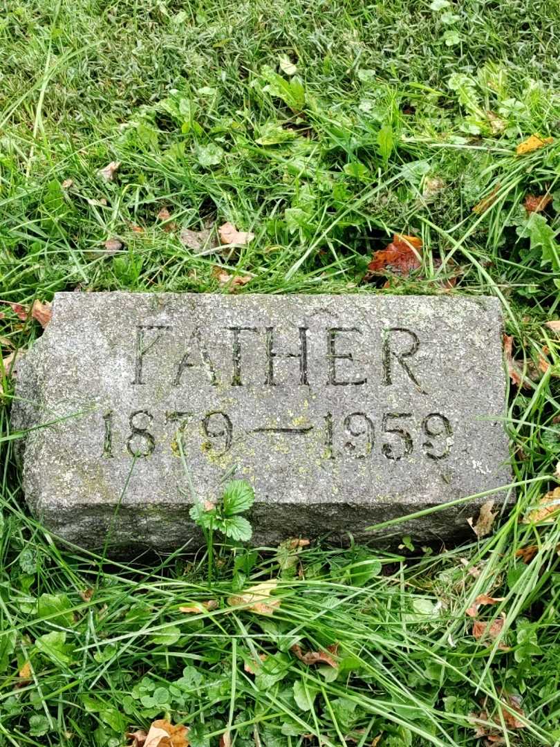 Henry J. Kaiser's grave. Photo 3