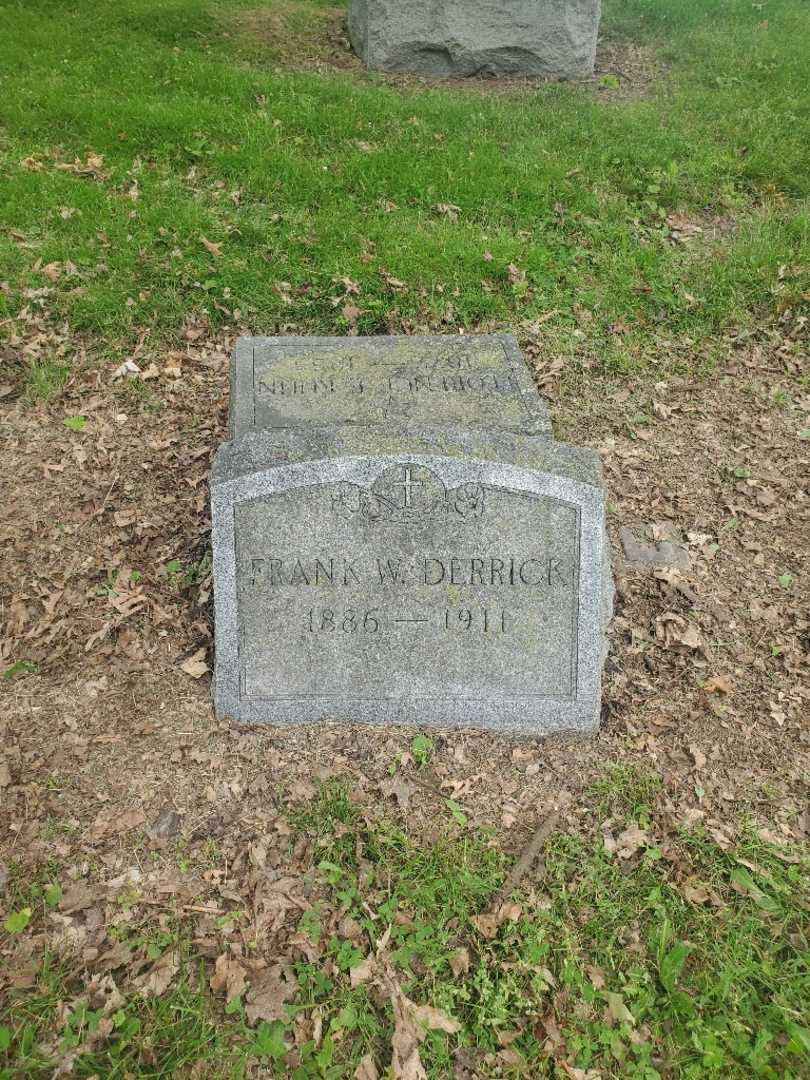 Frank W. Derrick's grave. Photo 2