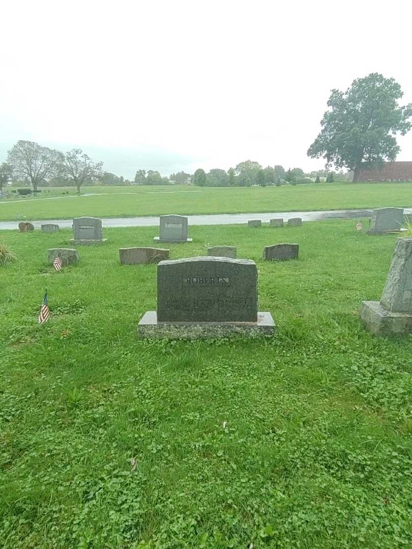 Marion Elizabeth Roberts's grave. Photo 3