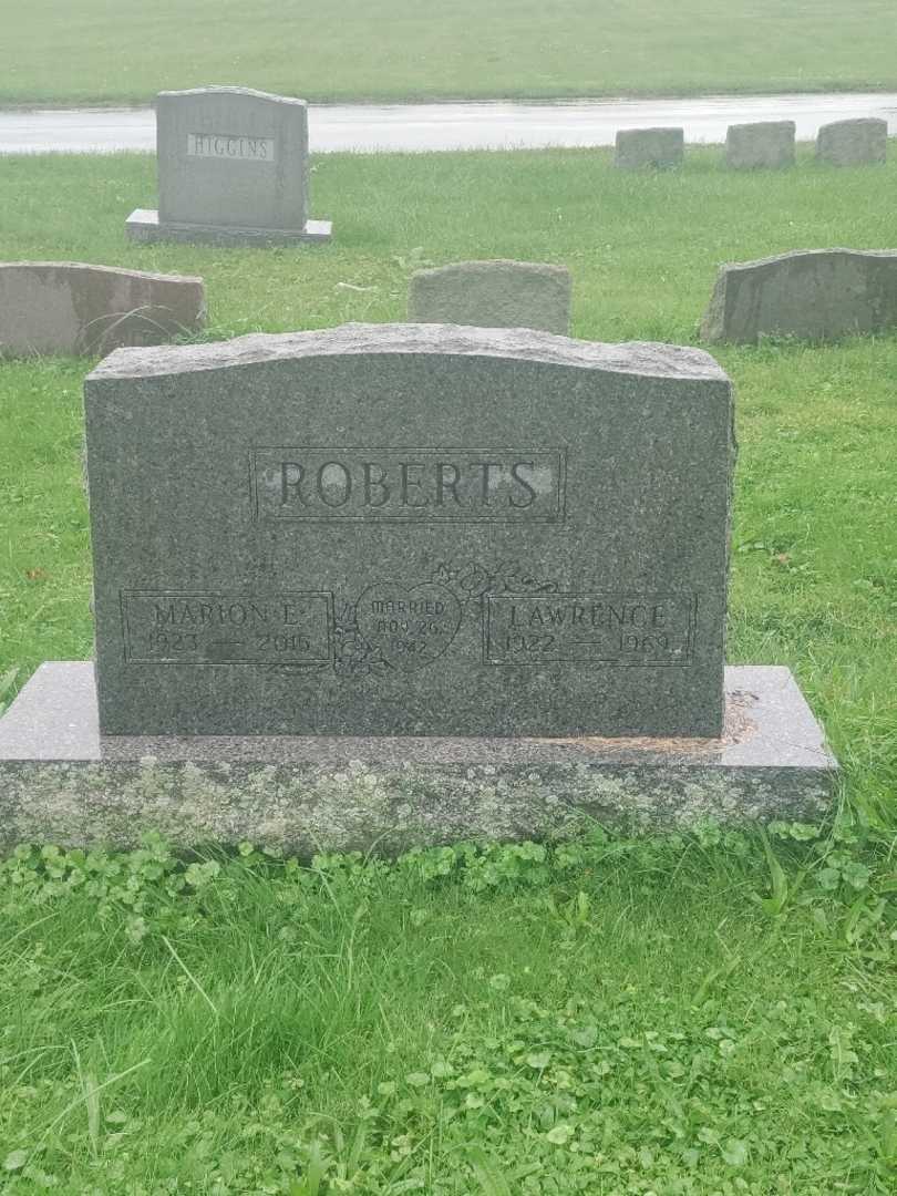 Marion Elizabeth Roberts's grave. Photo 1