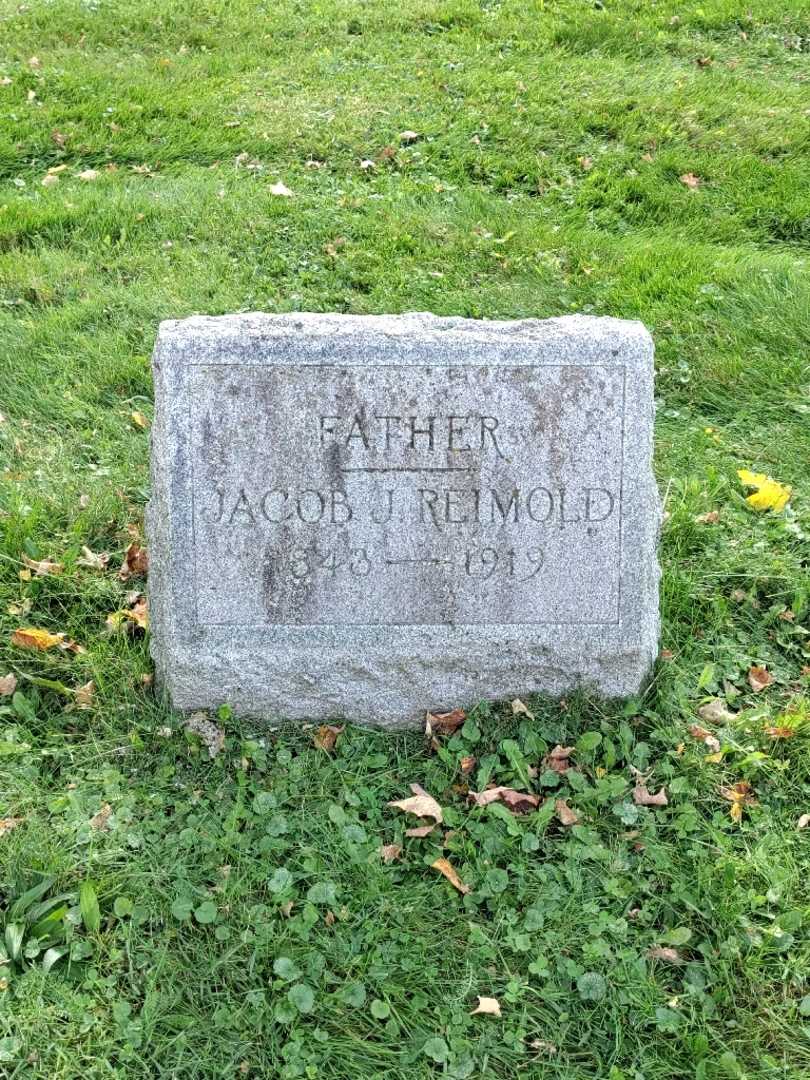Jacob J. Reimold's grave. Photo 2