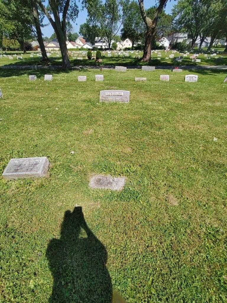 Alice Chase Brown's grave. Photo 1