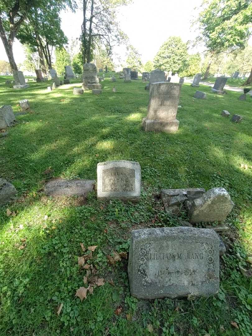 Lillian Payne's grave. Photo 1