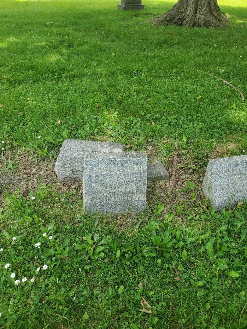 Florence "Flora" Group's grave. Photo 3