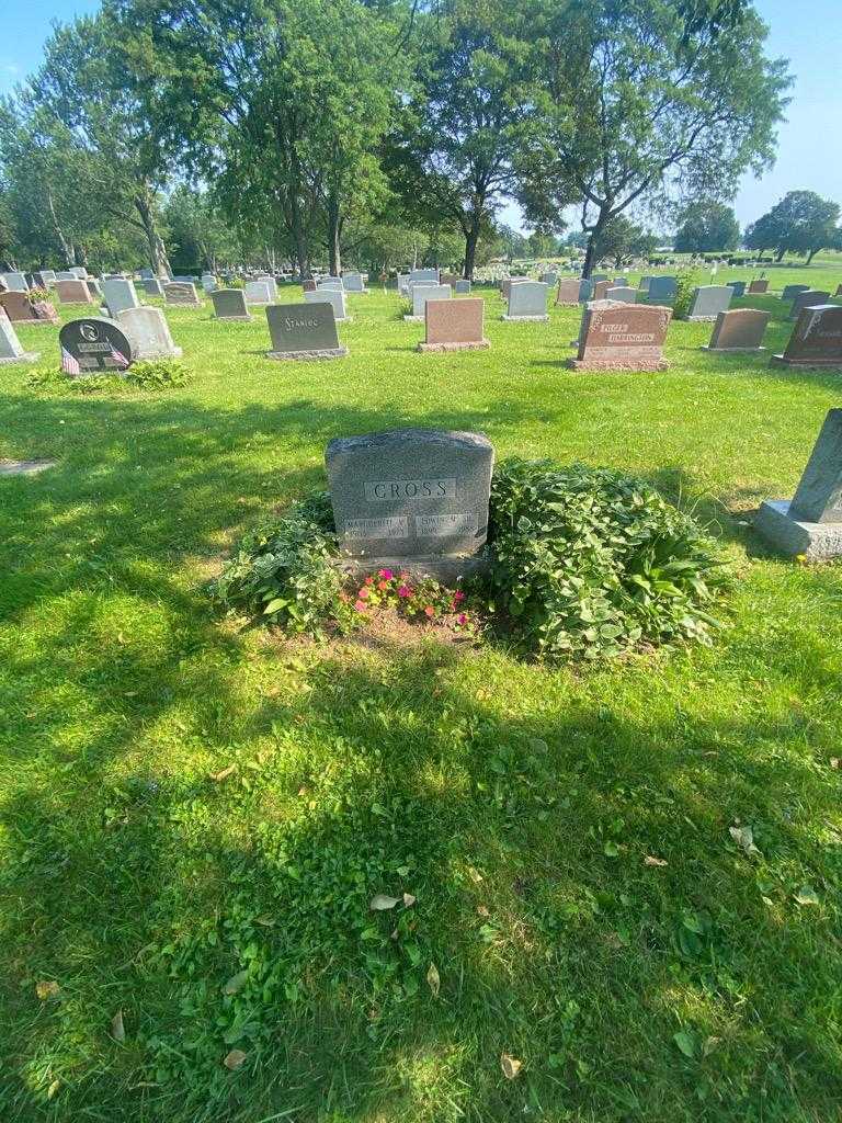 Edwin M. Cross Senior's grave. Photo 1