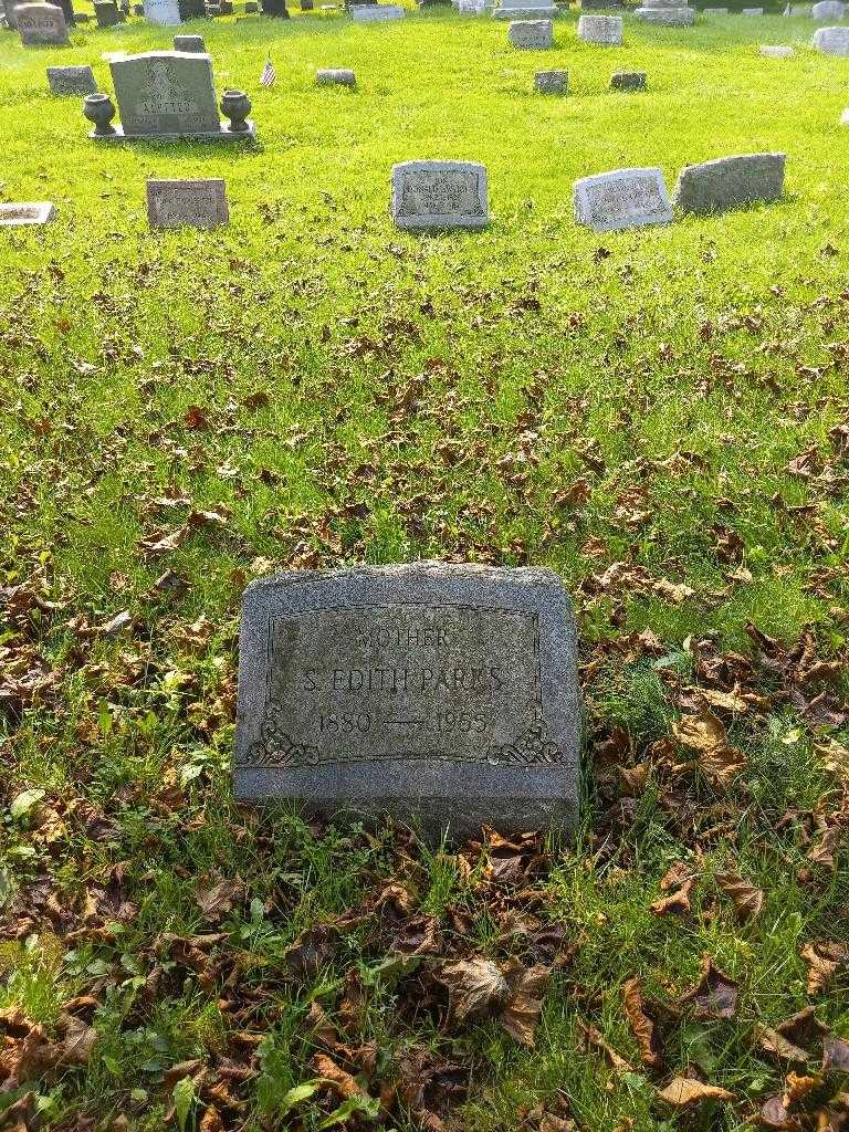 Sarah Edith Parks's grave. Photo 1