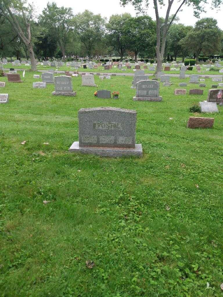 George L. Trostel's grave. Photo 1