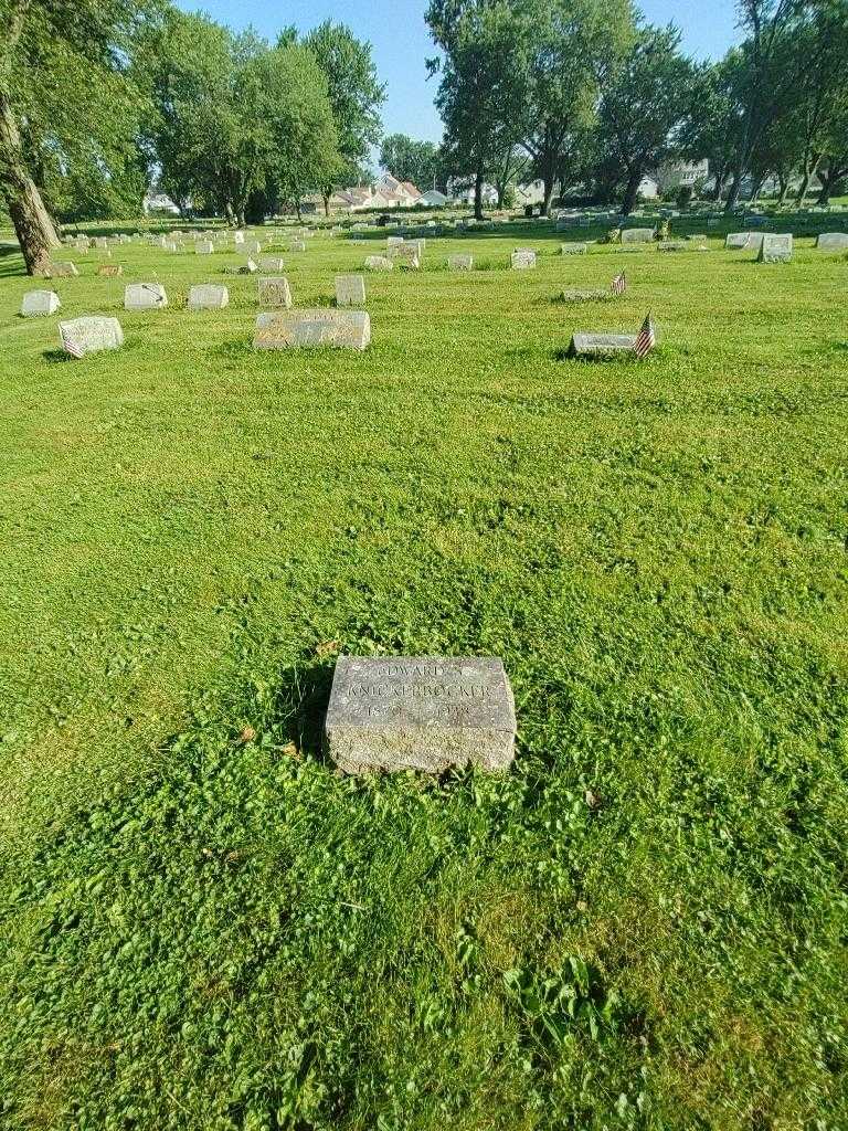Edward S. Knickerbocker's grave. Photo 1