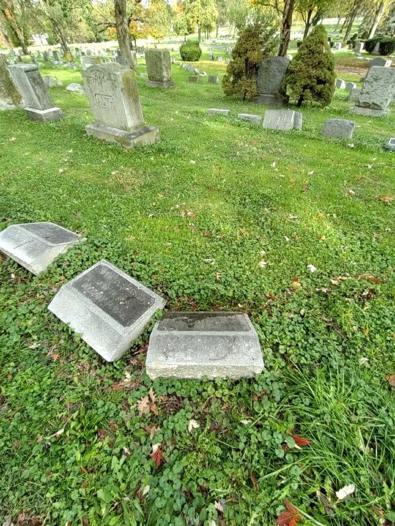 Dewitt Stilwell's grave. Photo 1