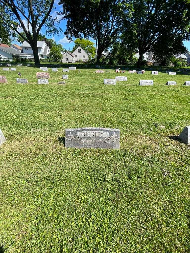 Donald J. Bickley's grave. Photo 1