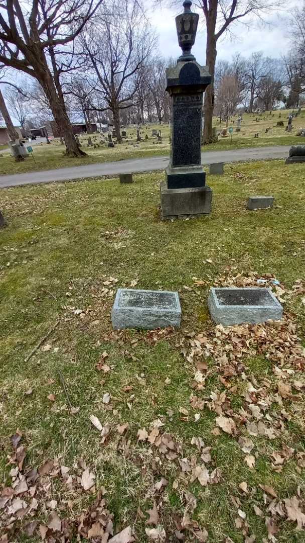 Katherine Fix Kruger's grave. Photo 1
