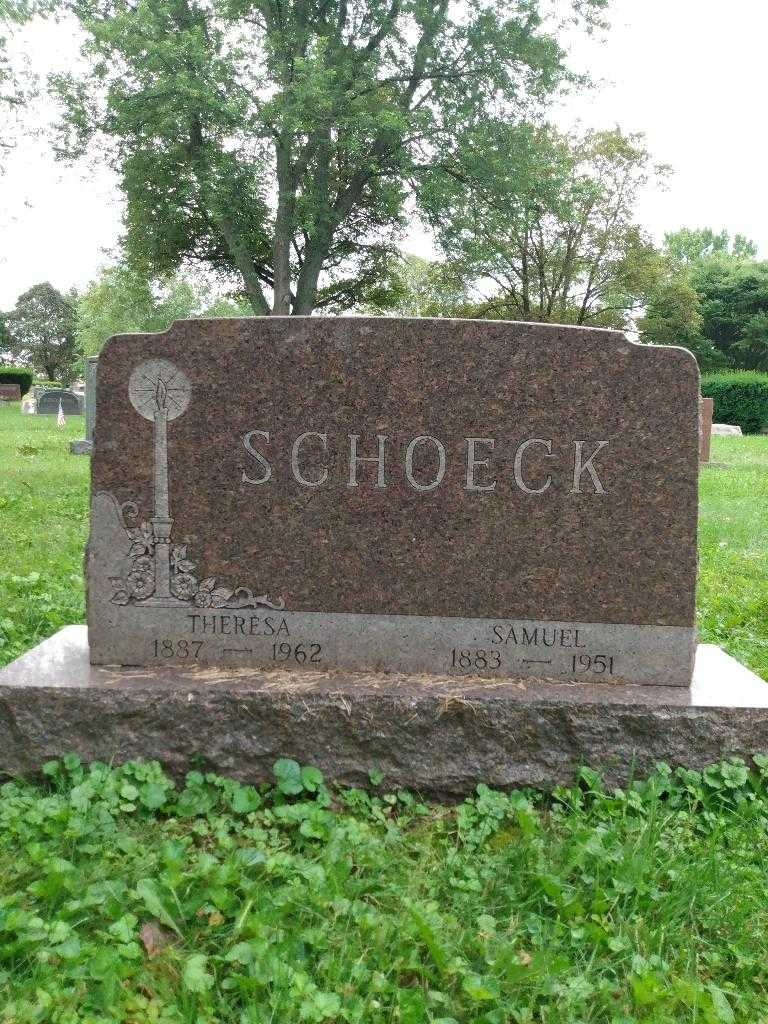 Theresa Schoeck's grave. Photo 2