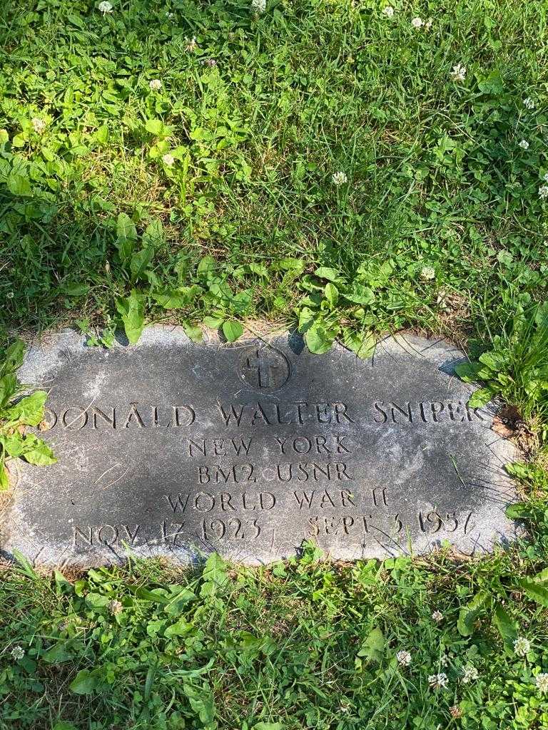 Donald Walter Sniper's grave. Photo 3