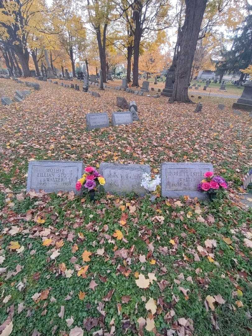 John F. Walter's grave. Photo 1