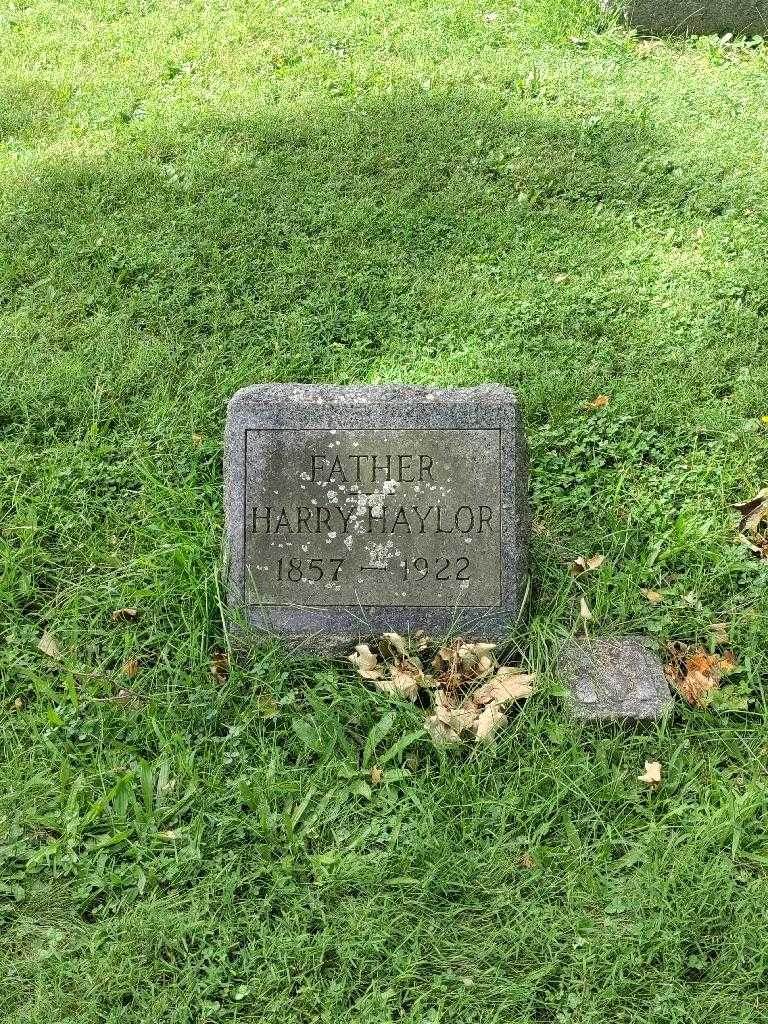 Harry A. Haylor's grave. Photo 3