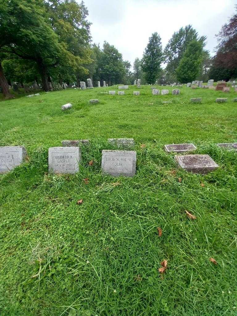 Hilda M. Walter Dean's grave. Photo 1