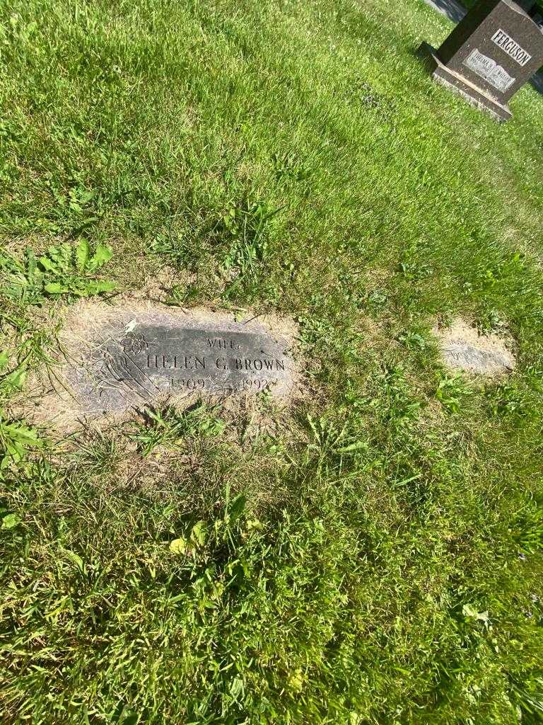 Helen G. Brown's grave. Photo 1