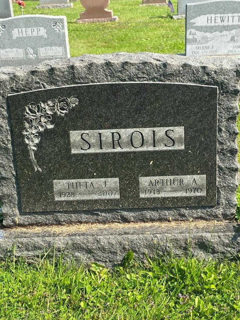 Theta J. Sirois's grave. Photo 3