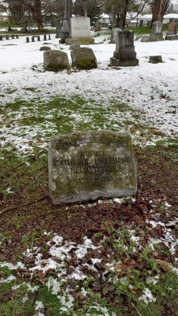 Cathrine B. Unbehend Helmstetter's grave. Photo 2