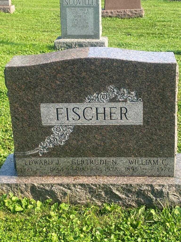 Gertrude N. Fischer's grave. Photo 3