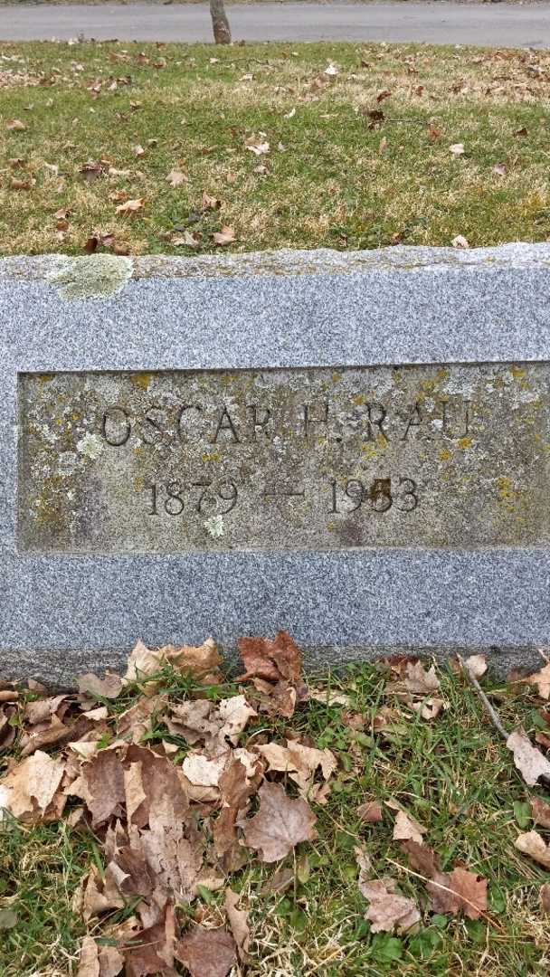 Oscar H. Rau's grave. Photo 3