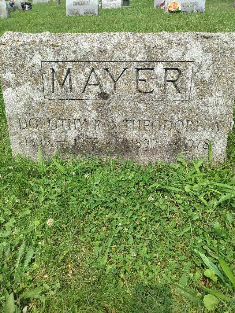 Dorothy R. Mayer's grave. Photo 2