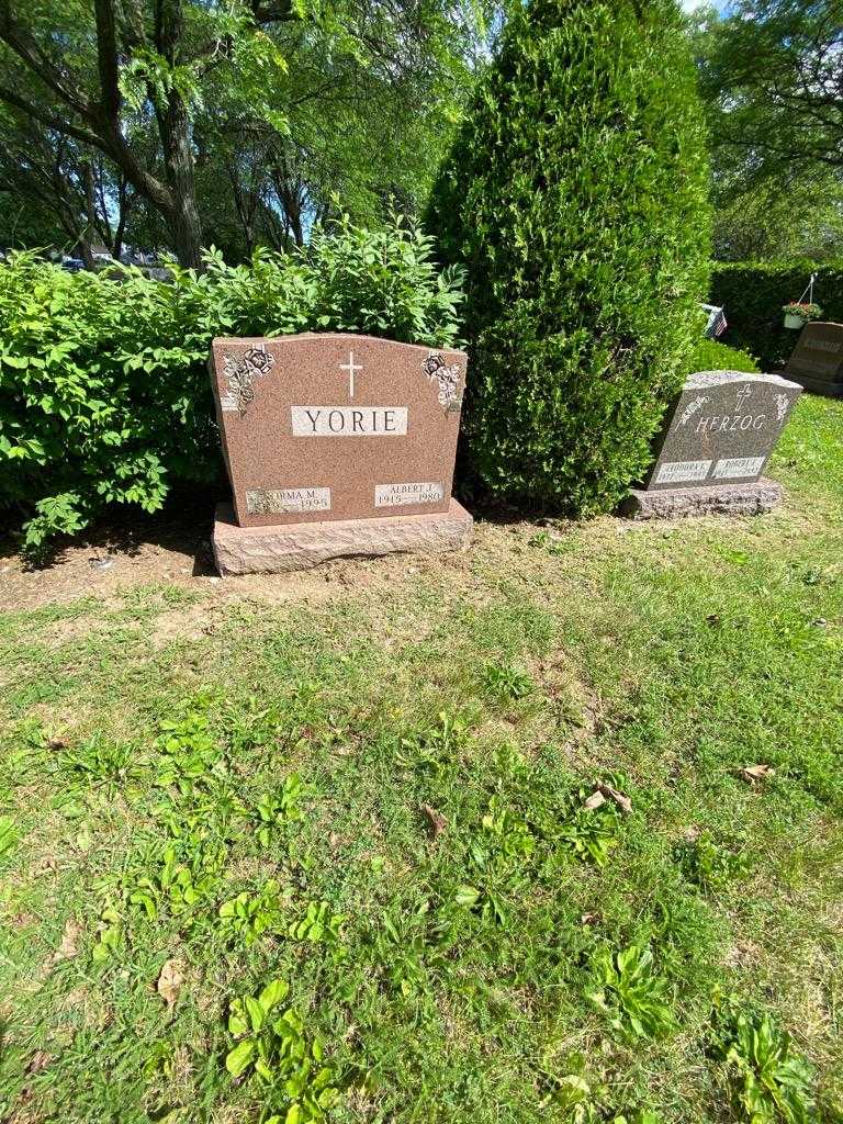 Albert J. Yorie's grave. Photo 1