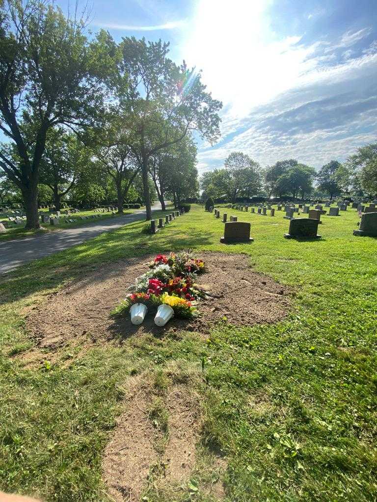 Wilfredo Jimenez Senior's grave. Photo 1