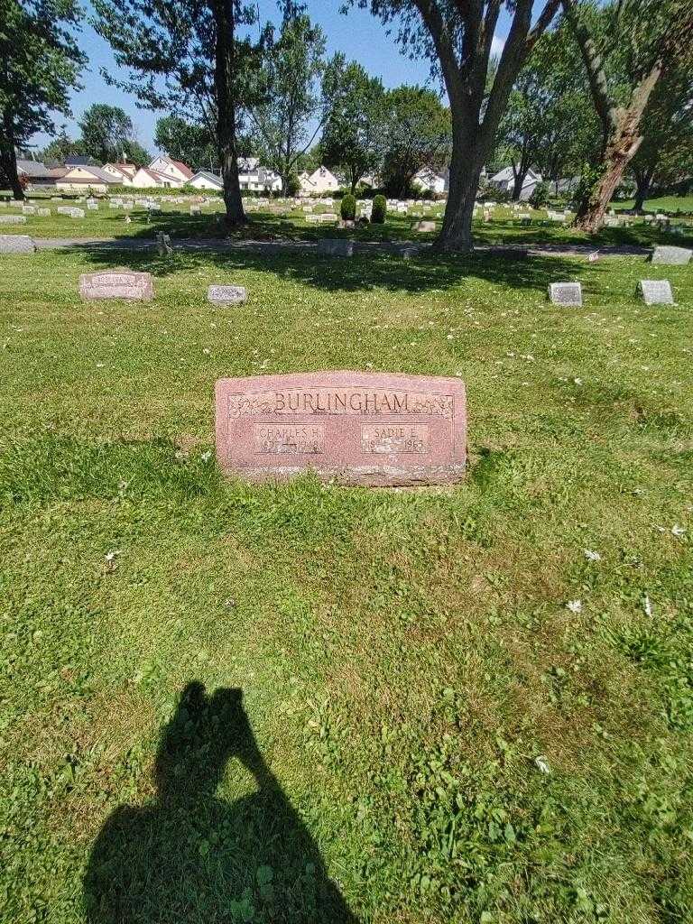 Sadie E. Burlingham's grave. Photo 1